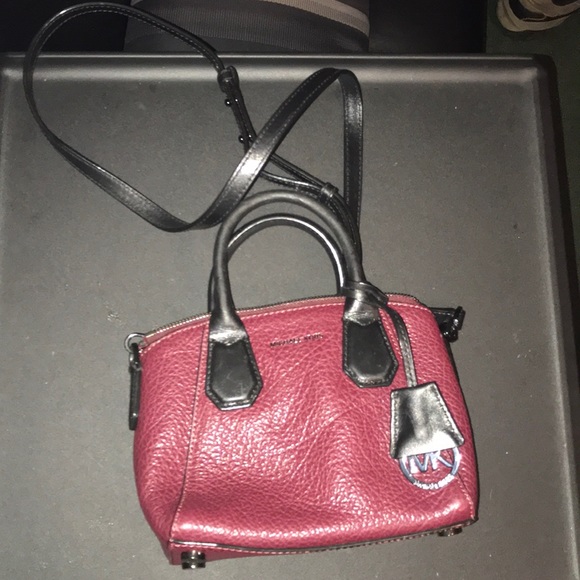 Michael Kors - Picture 1 of 4
